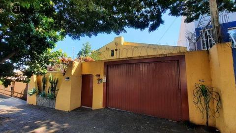 Casa à venda em Londrina, Petrópolis, com 3 quartos, com 250 m²
