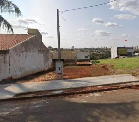 Terreno à venda em Londrina, Portal de Versalhes 1, com 360 m²
