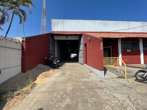 Barracão para alugar em Londrina, Alpes, com 1000 m²