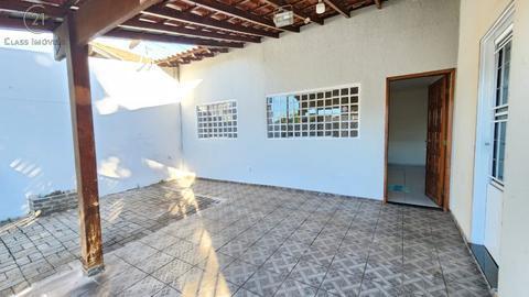 Casa à venda em Londrina, Oriente, com 3 quartos, com 250 m²