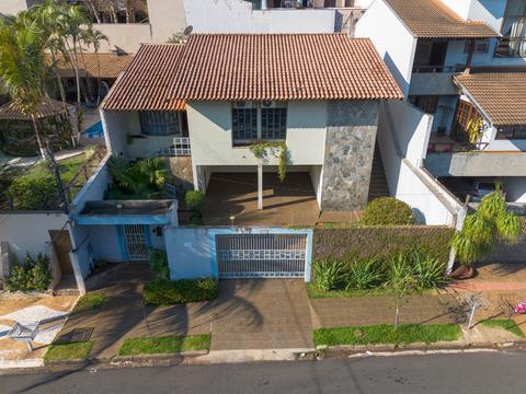 Casa à venda em Londrina, Araxá, com 3 quartos, com 250 m²