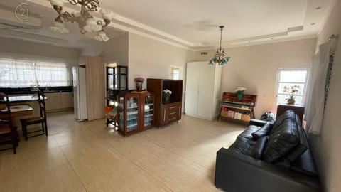 Casa à venda em Londrina, Vila Larsen 1, com 3 quartos, com 233.97 m²