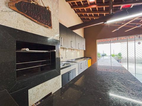 Casa à venda em Londrina, Jardim San Diego, com 4 quartos, com 221 m²