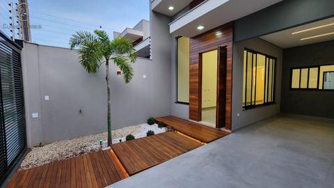 Casa à venda em Londrina, Parque Residencial Joaquim Toledo Piza, com 3 quartos, com 135 m²
