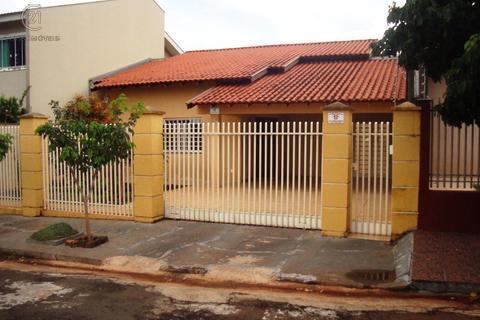 Casa à venda em Ibiporã, Centro, com 3 quartos, com 170 m²